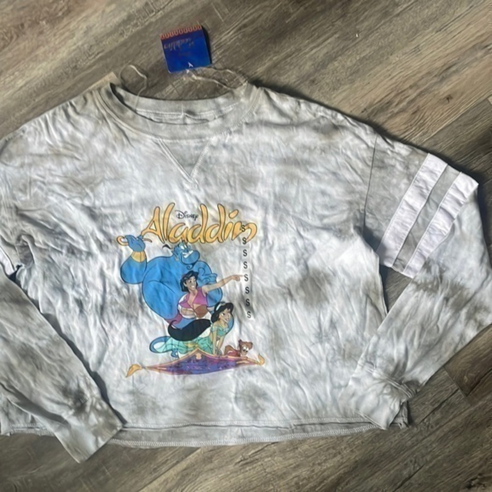 NWT Disney top Aladdin tie dye cropped long sleeve size Small gray